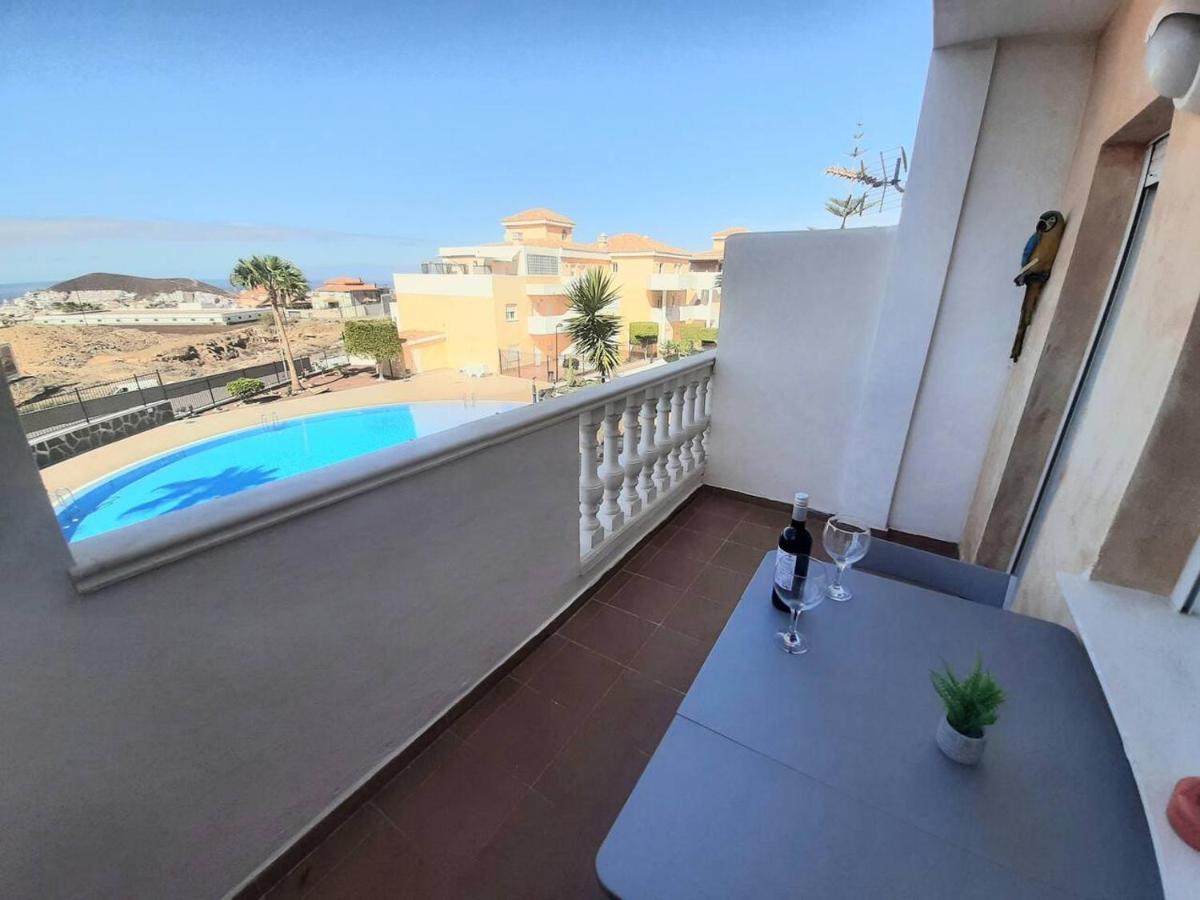 1 Bedroom Giuly Sea Views In Los Cristianos Los Cristianos  Exterior photo